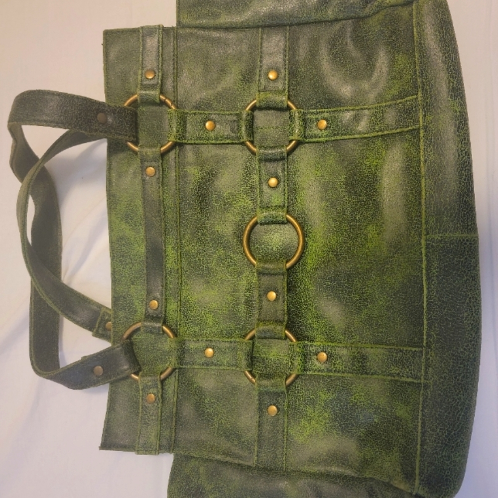 Beautiful vintage distressed purse!!